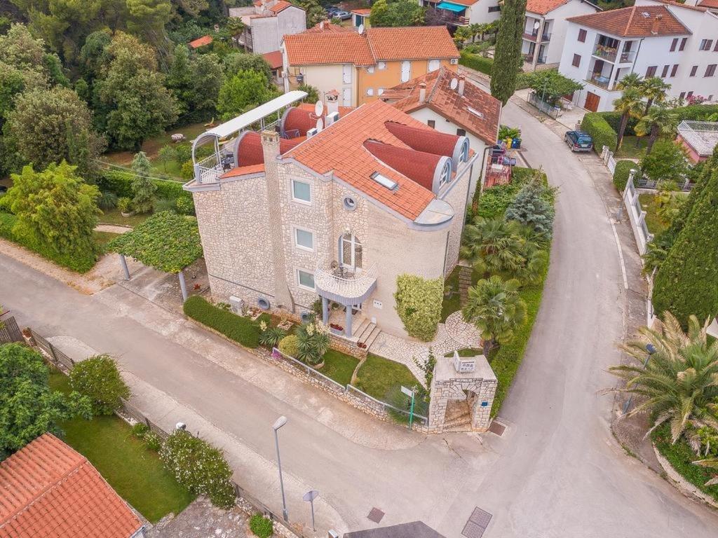 Apartment In With Terrace, Air Condition, Wifi, Washing Machine